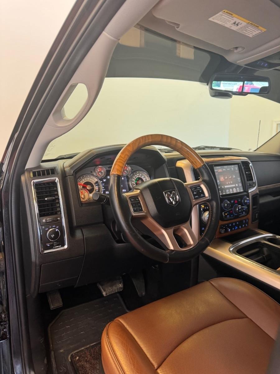 RAM 1500 4WD Crew Cab 140.5" Longhorn 2016