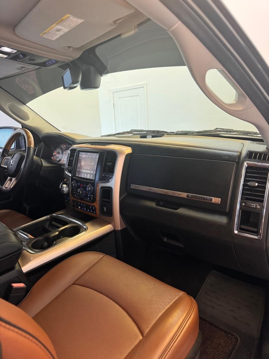 RAM 1500 4WD Crew Cab 140.5" Longhorn 2016