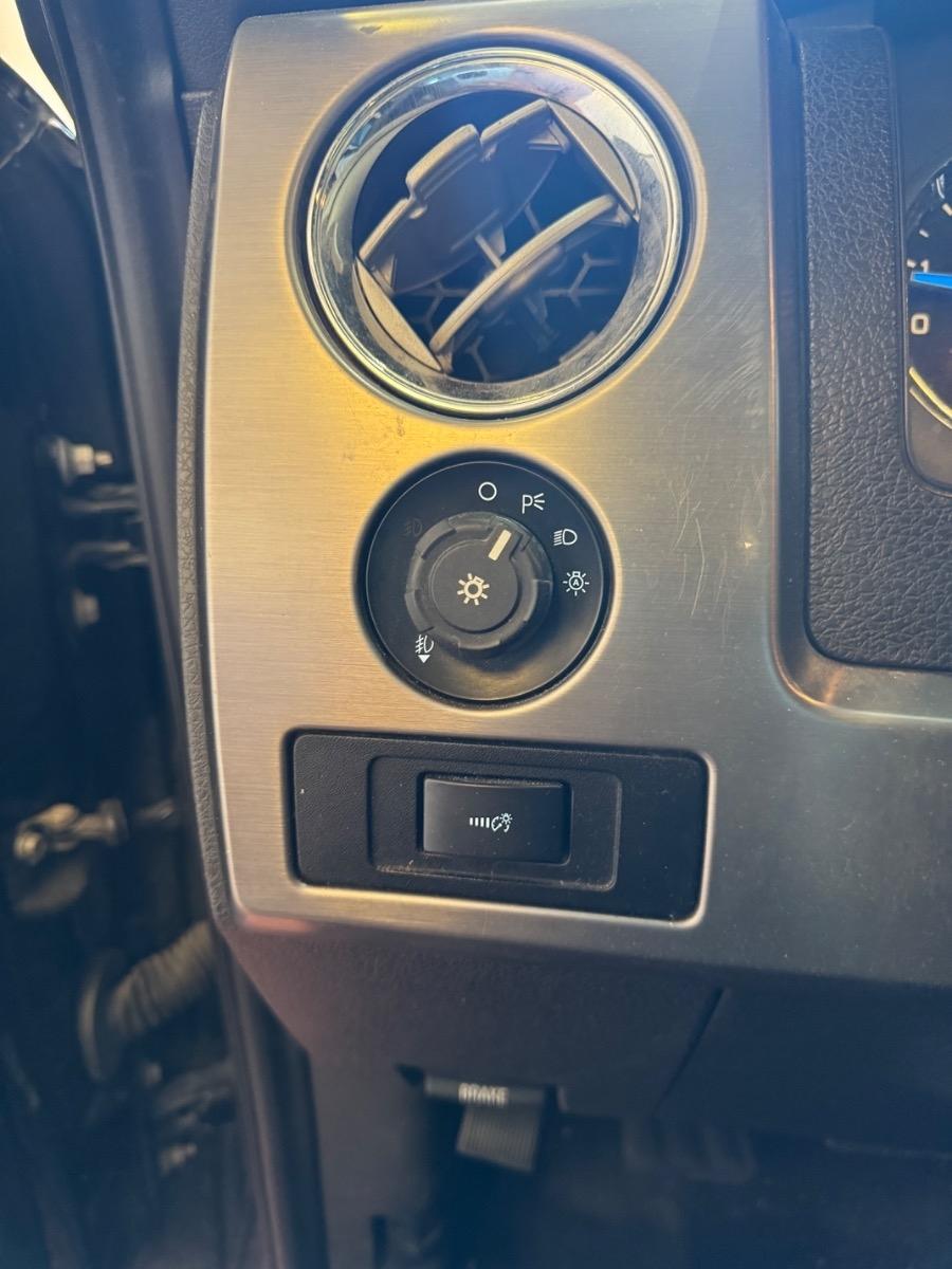 Ford F-150 4WD SuperCrew 145" XL 2014