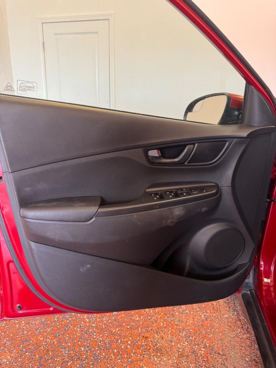 Hyundai Kona SE Auto FWD 2021