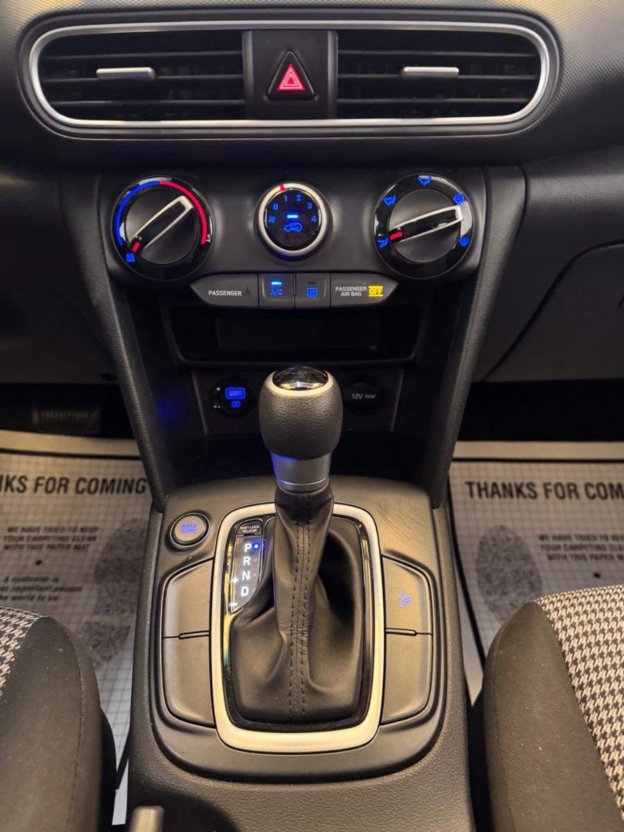 Hyundai Kona SE Auto FWD 2021