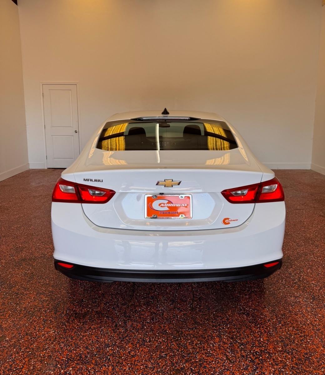 Chevrolet Malibu 4dr Sdn LS w/1LS 2021