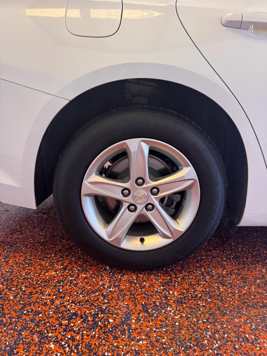 Chevrolet Malibu 4dr Sdn LS w/1LS 2021