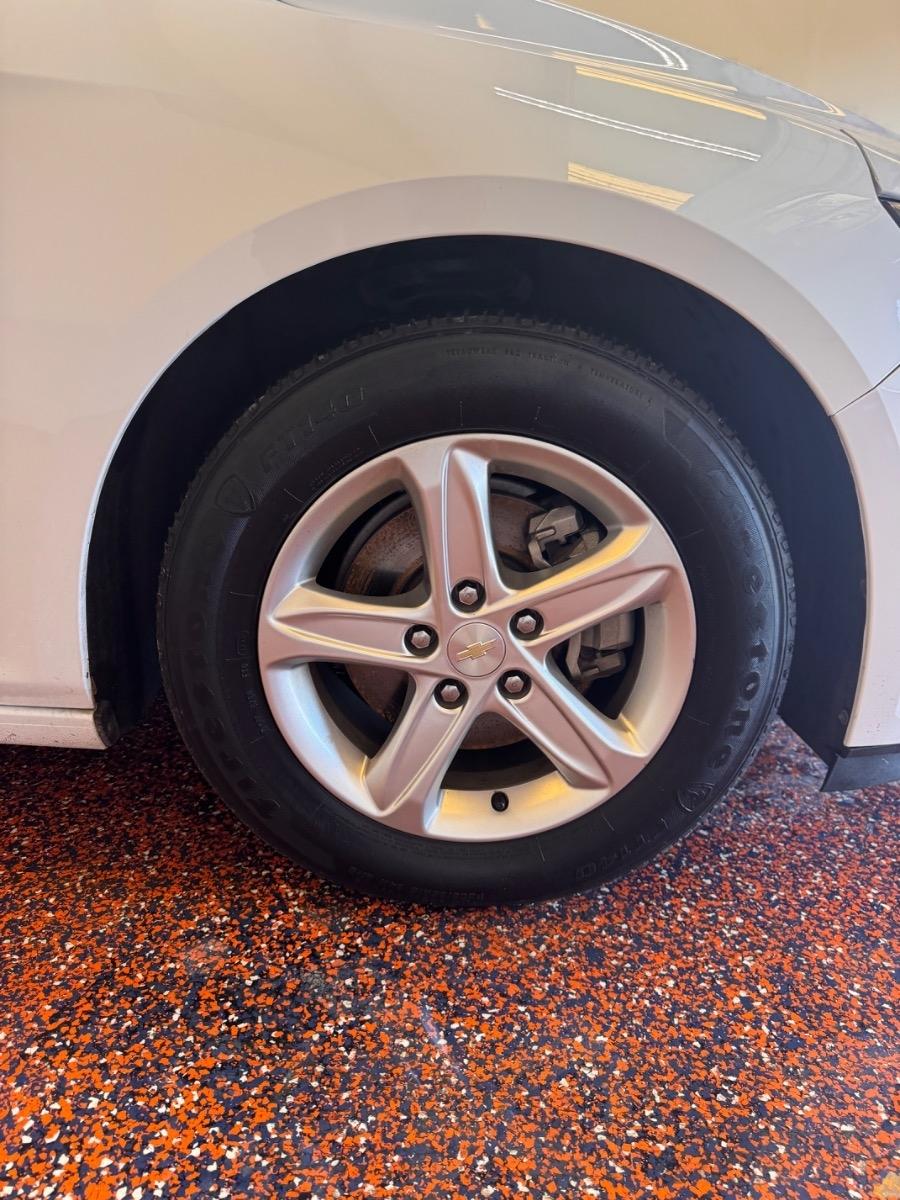 Chevrolet Malibu 4dr Sdn LS w/1LS 2021