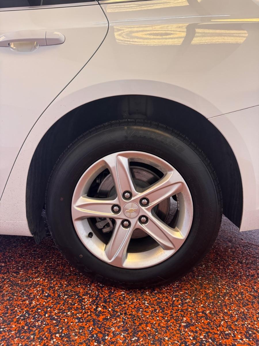 Chevrolet Malibu 4dr Sdn LS w/1LS 2021