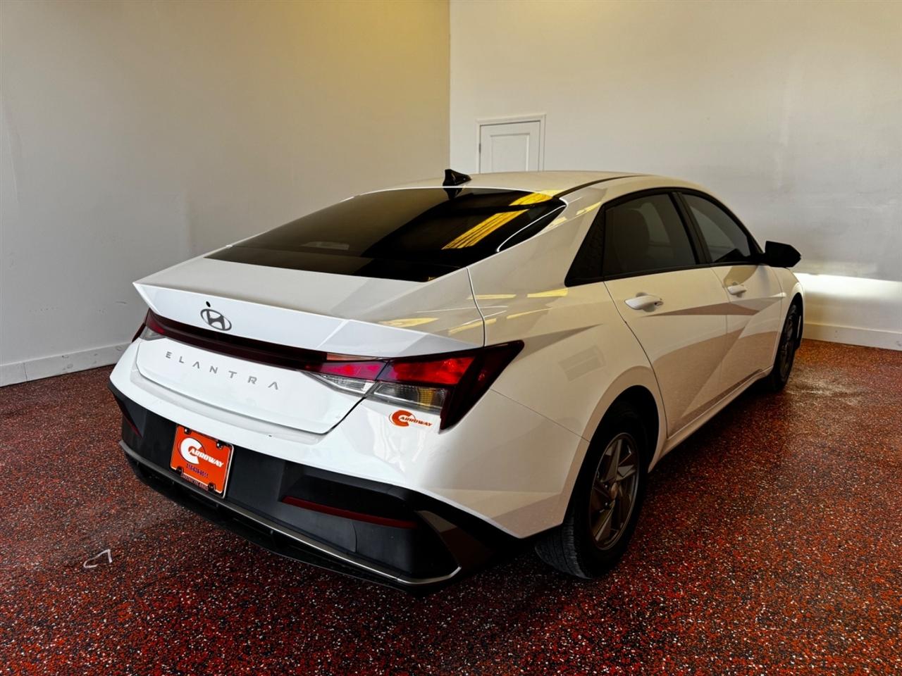 Hyundai Elantra SE IVT 2025