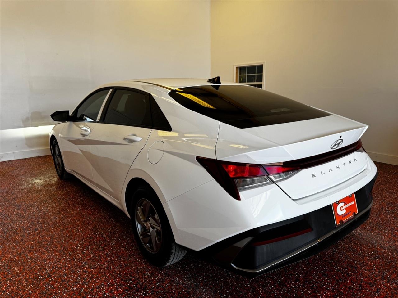 Hyundai Elantra SE IVT 2025
