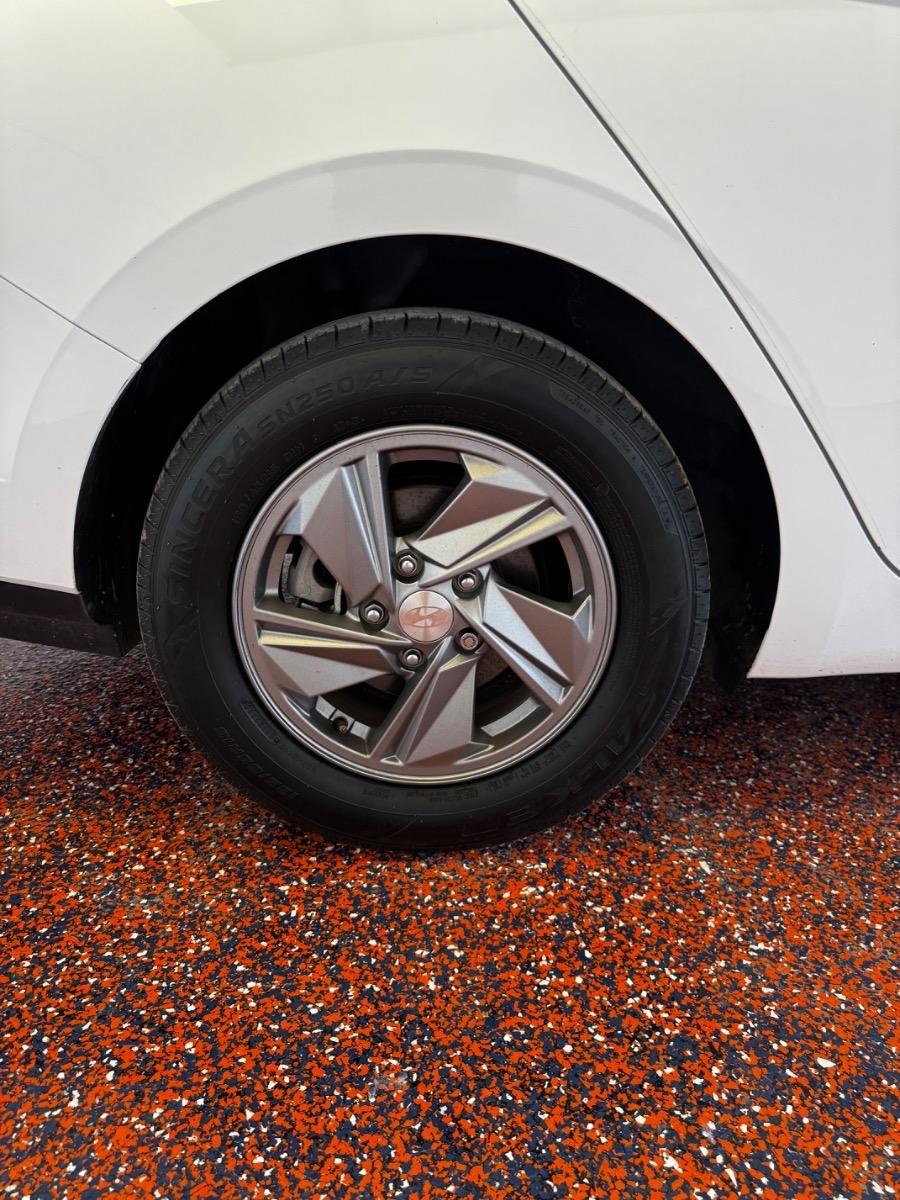 Hyundai Elantra SE IVT 2025
