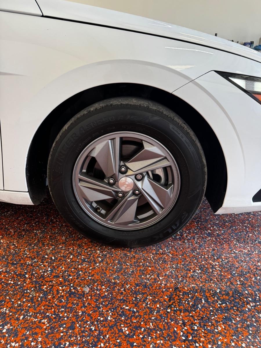 Hyundai Elantra SE IVT 2025