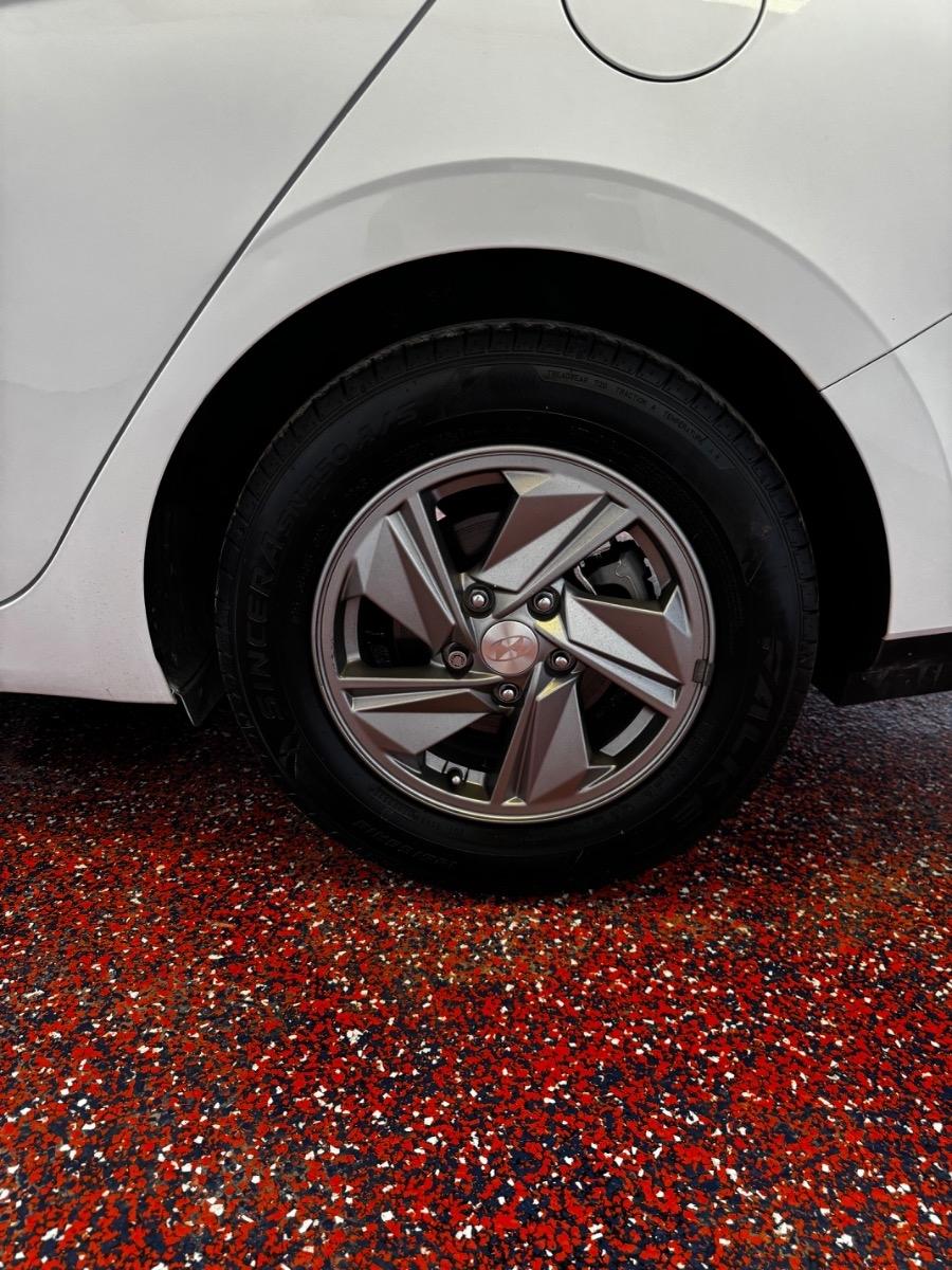 Hyundai Elantra SE IVT 2025