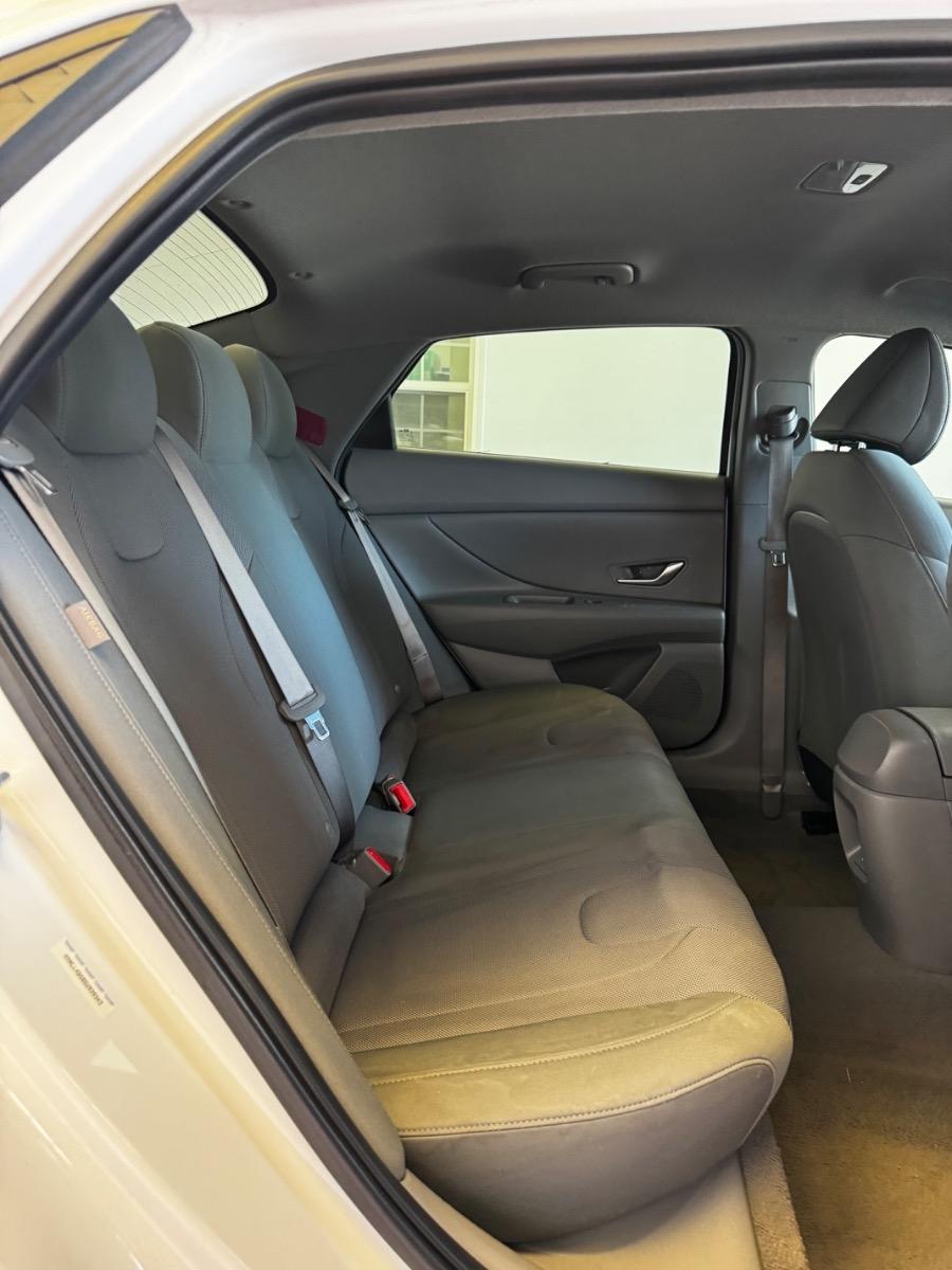 Hyundai Elantra SE IVT 2025