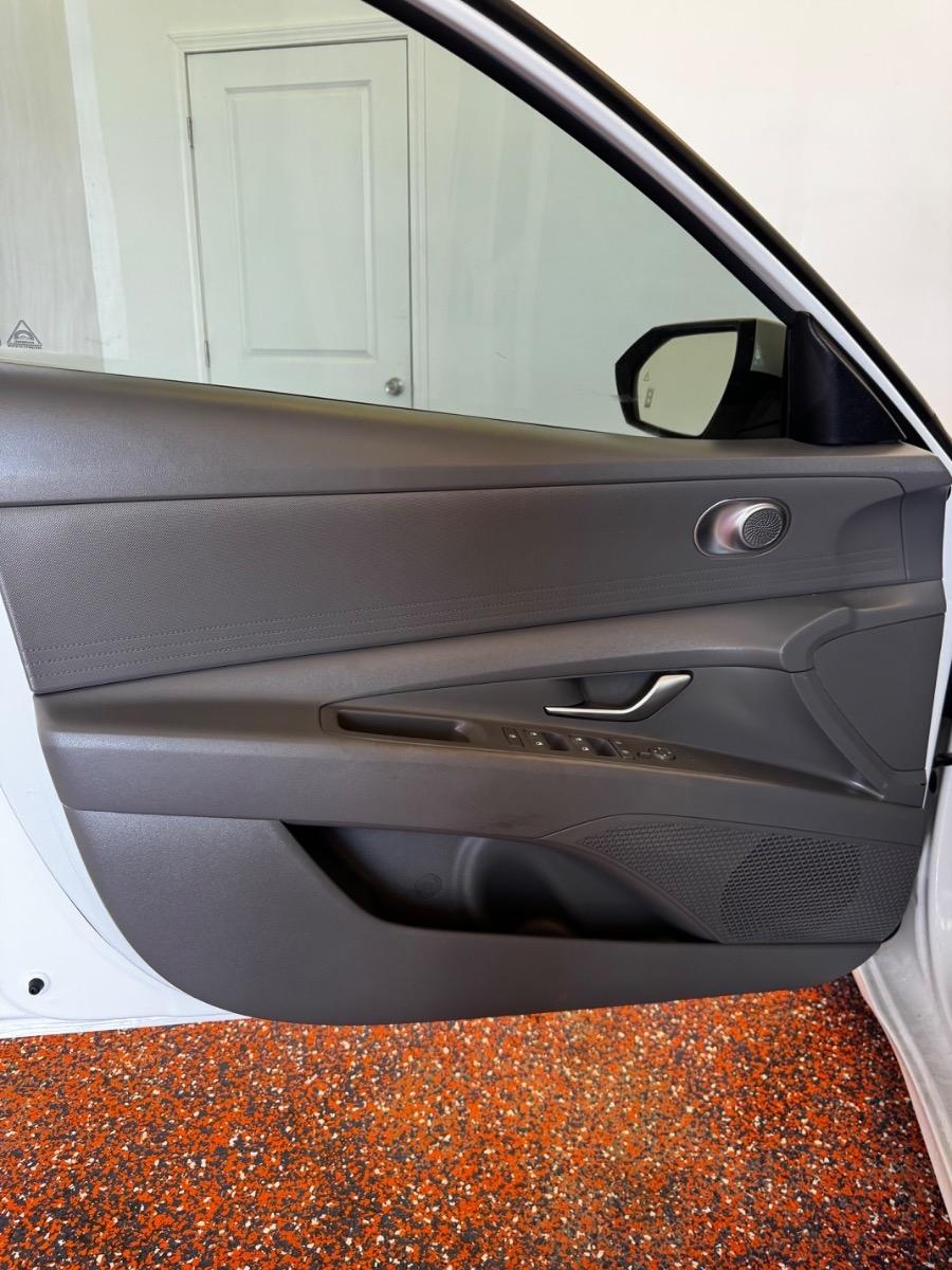 Hyundai Elantra SE IVT 2025