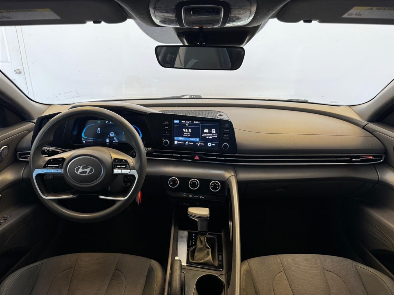 Hyundai Elantra SE IVT 2025