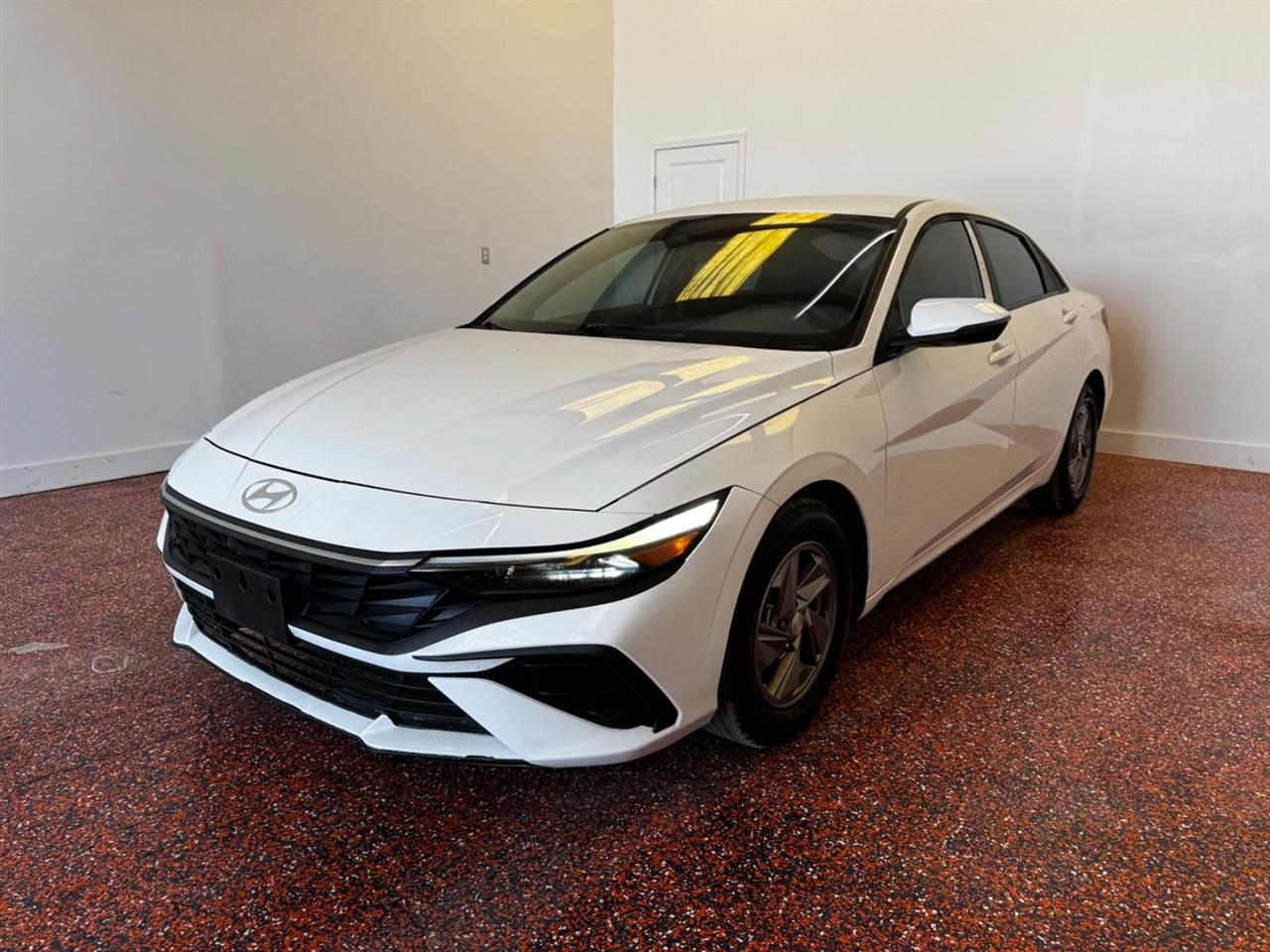 2025 Hyundai Elantra SE IVT
