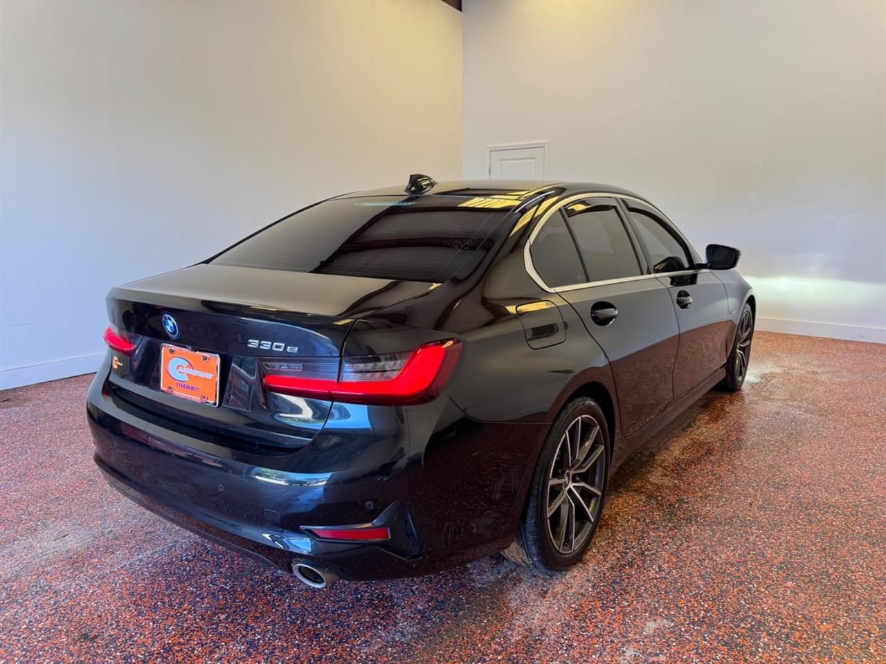 BMW 3 Series 330e Plug-In Hybrid North America 2022