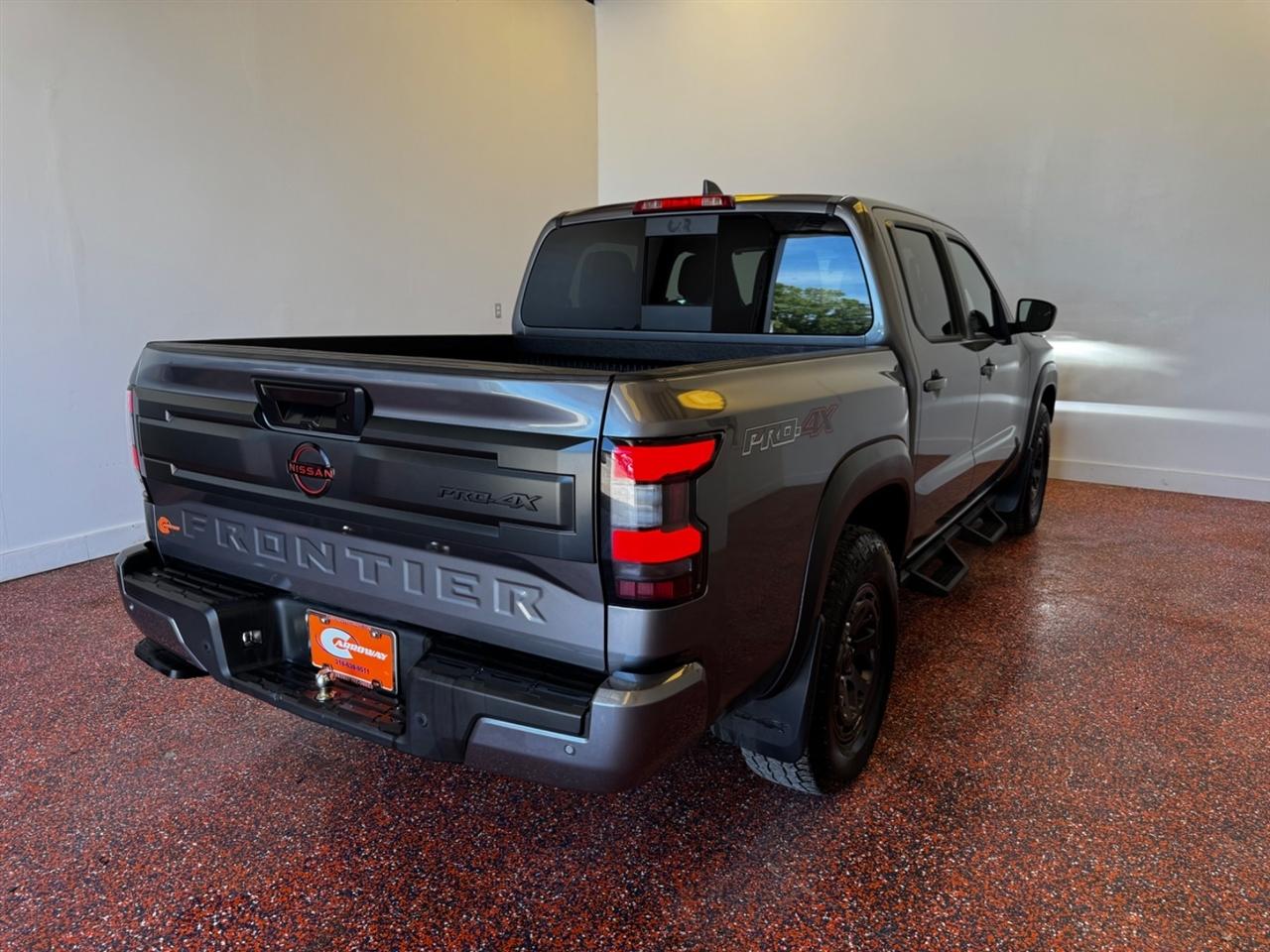 Nissan Frontier Crew Cab 4x4 PRO-4X 2025