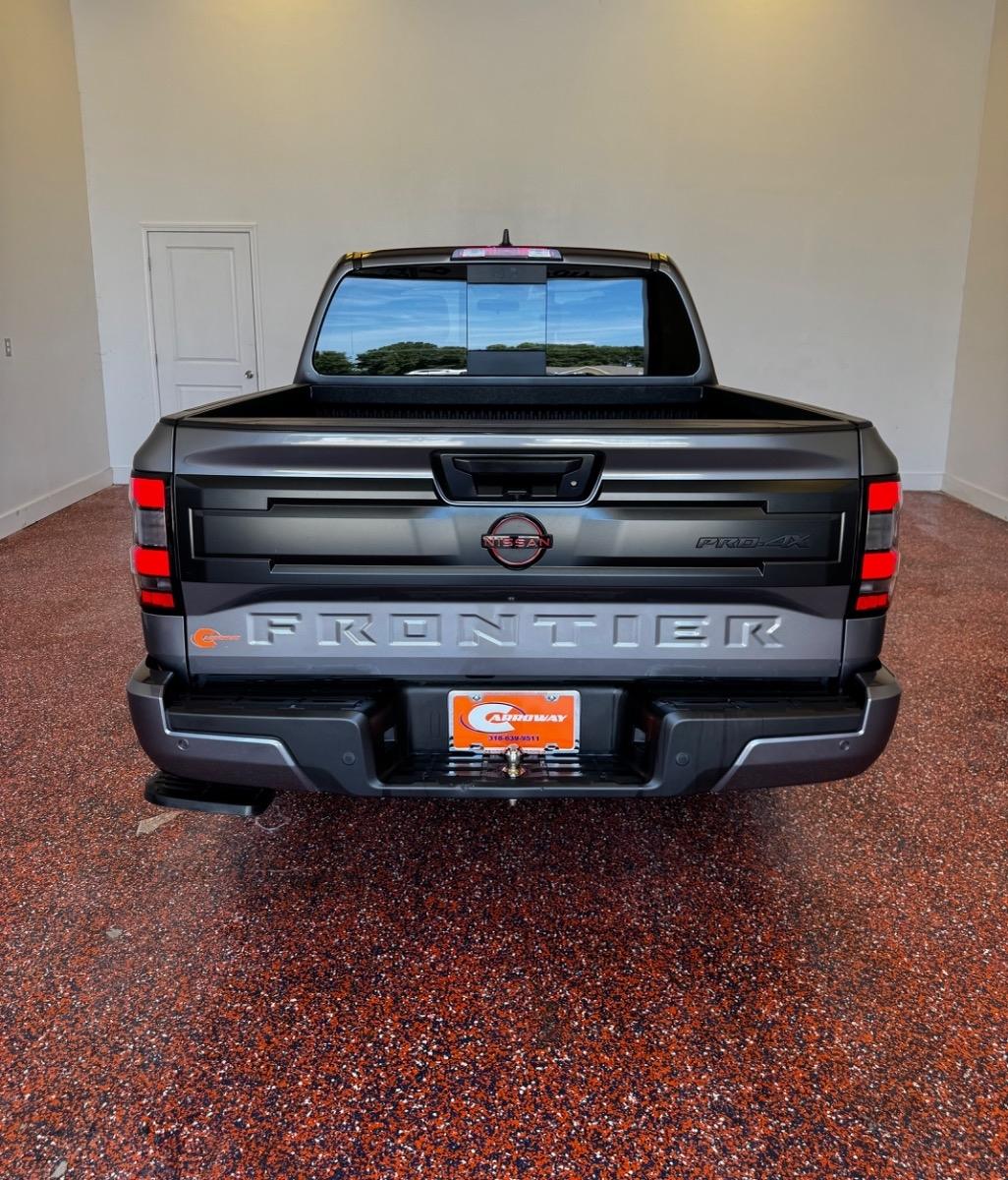 Nissan Frontier Crew Cab 4x4 PRO-4X 2025