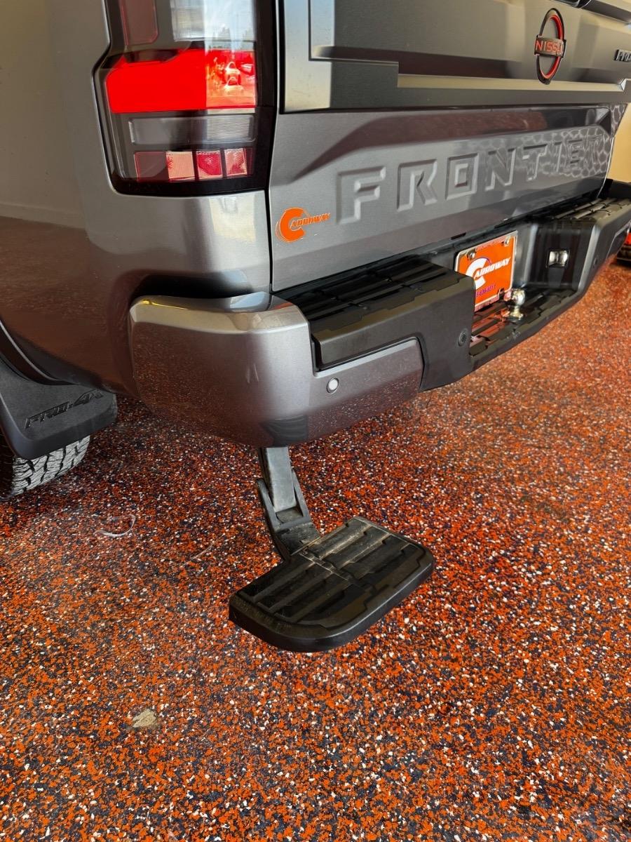 Nissan Frontier Crew Cab 4x4 PRO-4X 2025