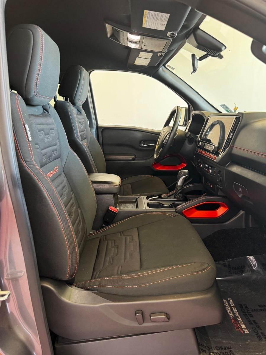 Nissan Frontier Crew Cab 4x4 PRO-4X 2025