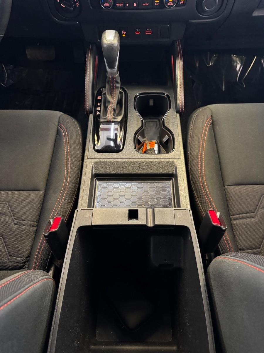 Nissan Frontier Crew Cab 4x4 PRO-4X 2025