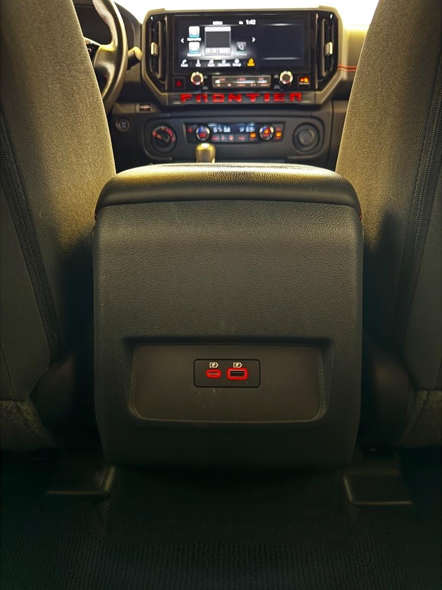 Nissan Frontier Crew Cab 4x4 PRO-4X 2025