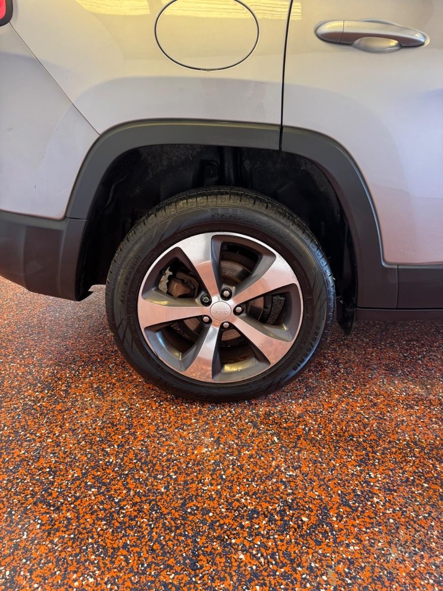 Jeep Cherokee Limited FWD 2019