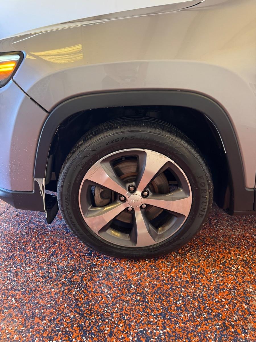 Jeep Cherokee Limited FWD 2019