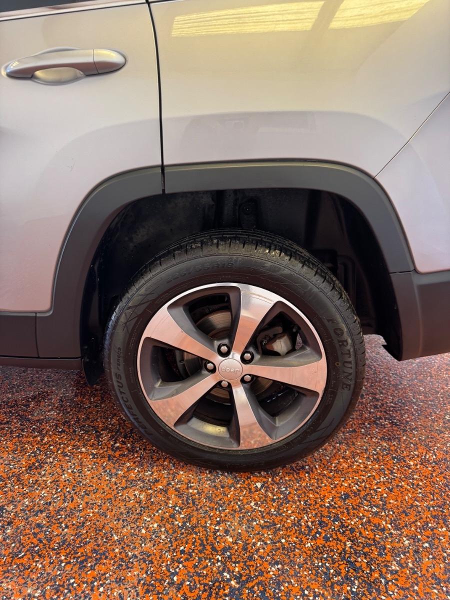 Jeep Cherokee Limited FWD 2019