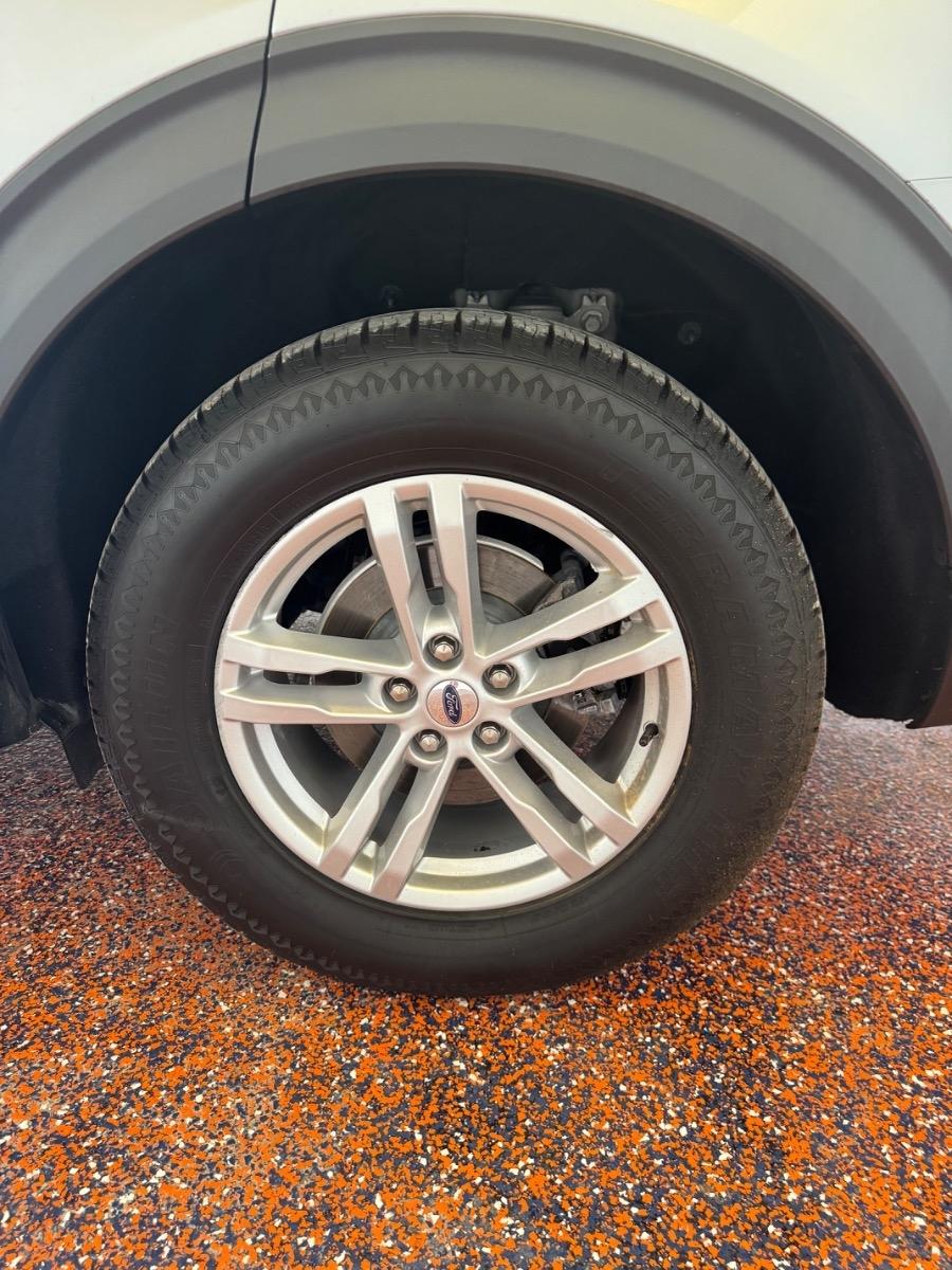 Ford Explorer XLT 4WD 2023