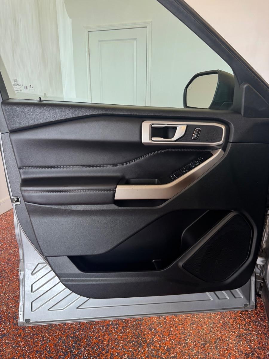 Ford Explorer XLT 4WD 2023