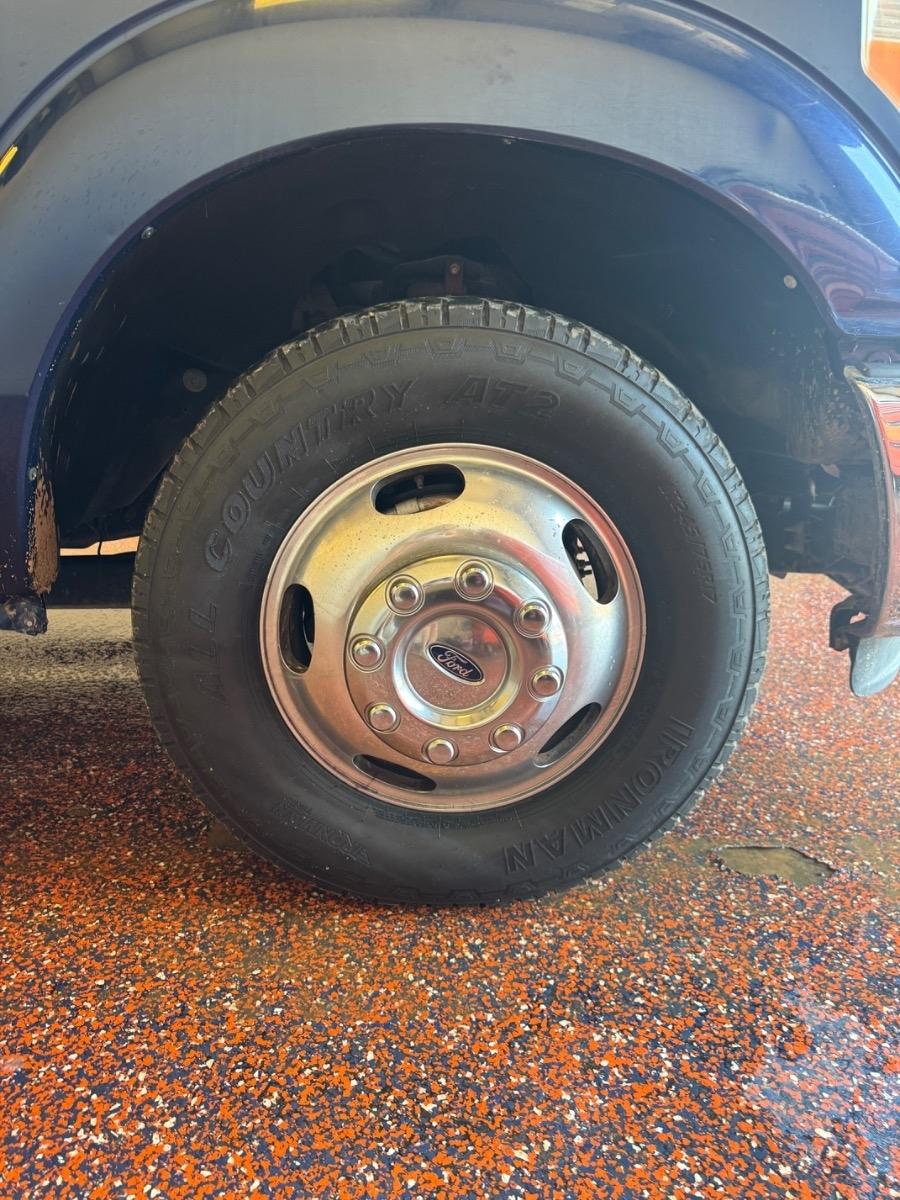 Ford Super Duty F-350 DRW 2WD Crew Cab 172" XL 2011