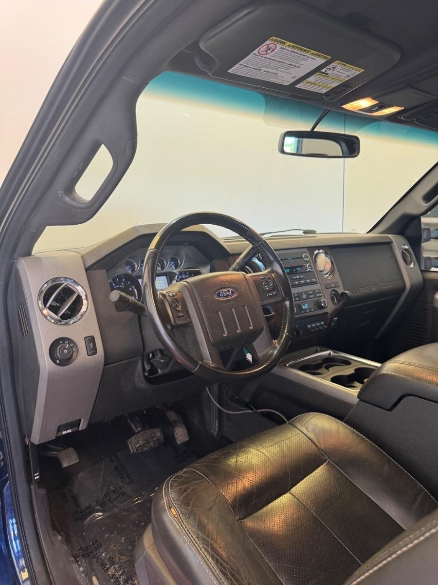 Ford Super Duty F-350 DRW 2WD Crew Cab 172" XL 2011