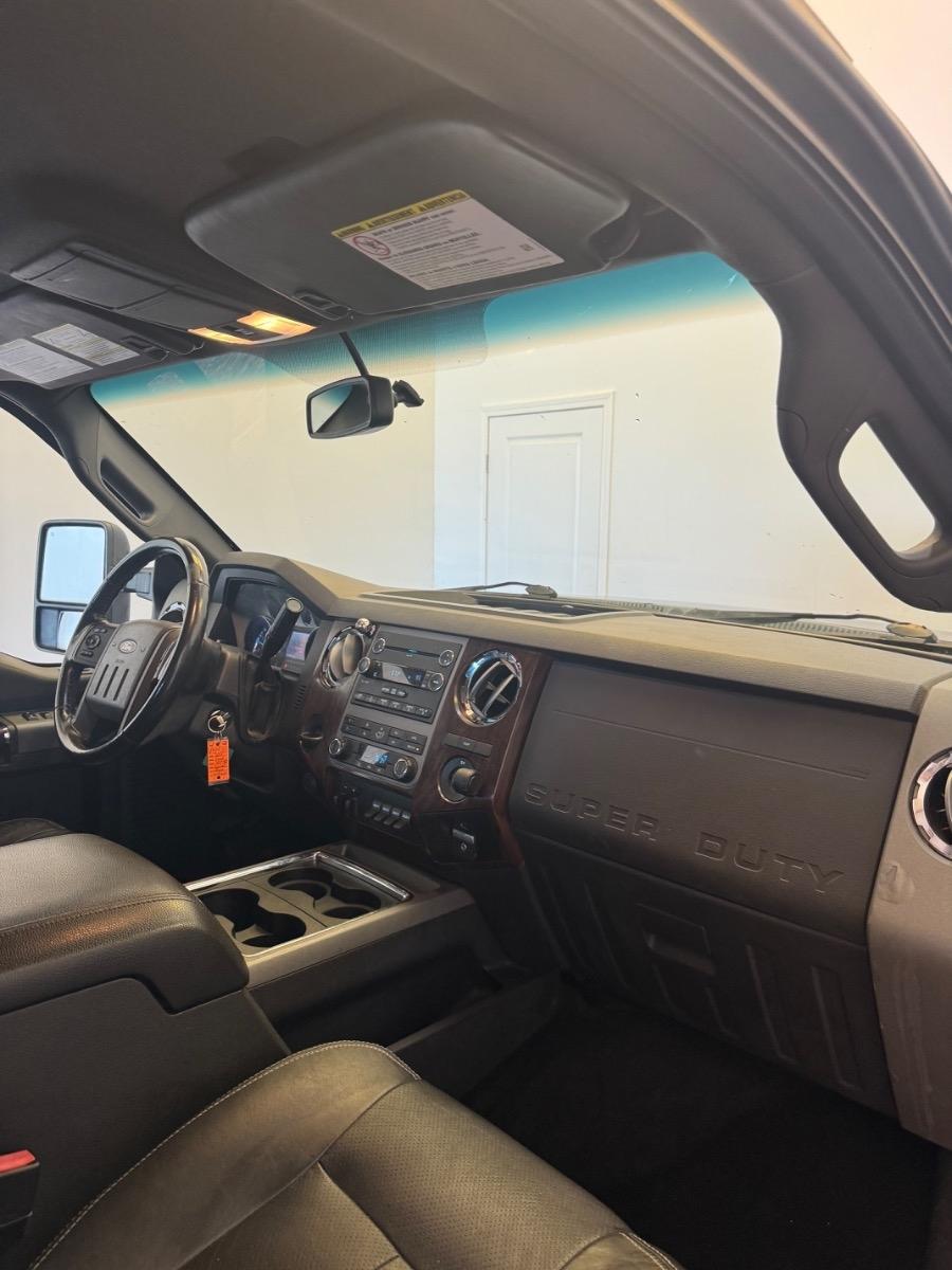 Ford Super Duty F-350 DRW 2WD Crew Cab 172" XL 2011