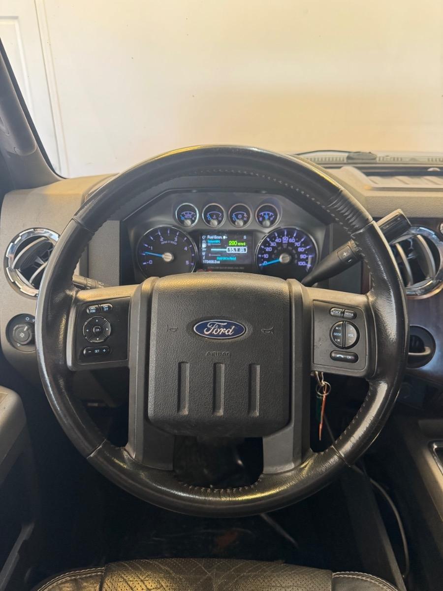 Ford Super Duty F-350 DRW 2WD Crew Cab 172" XL 2011
