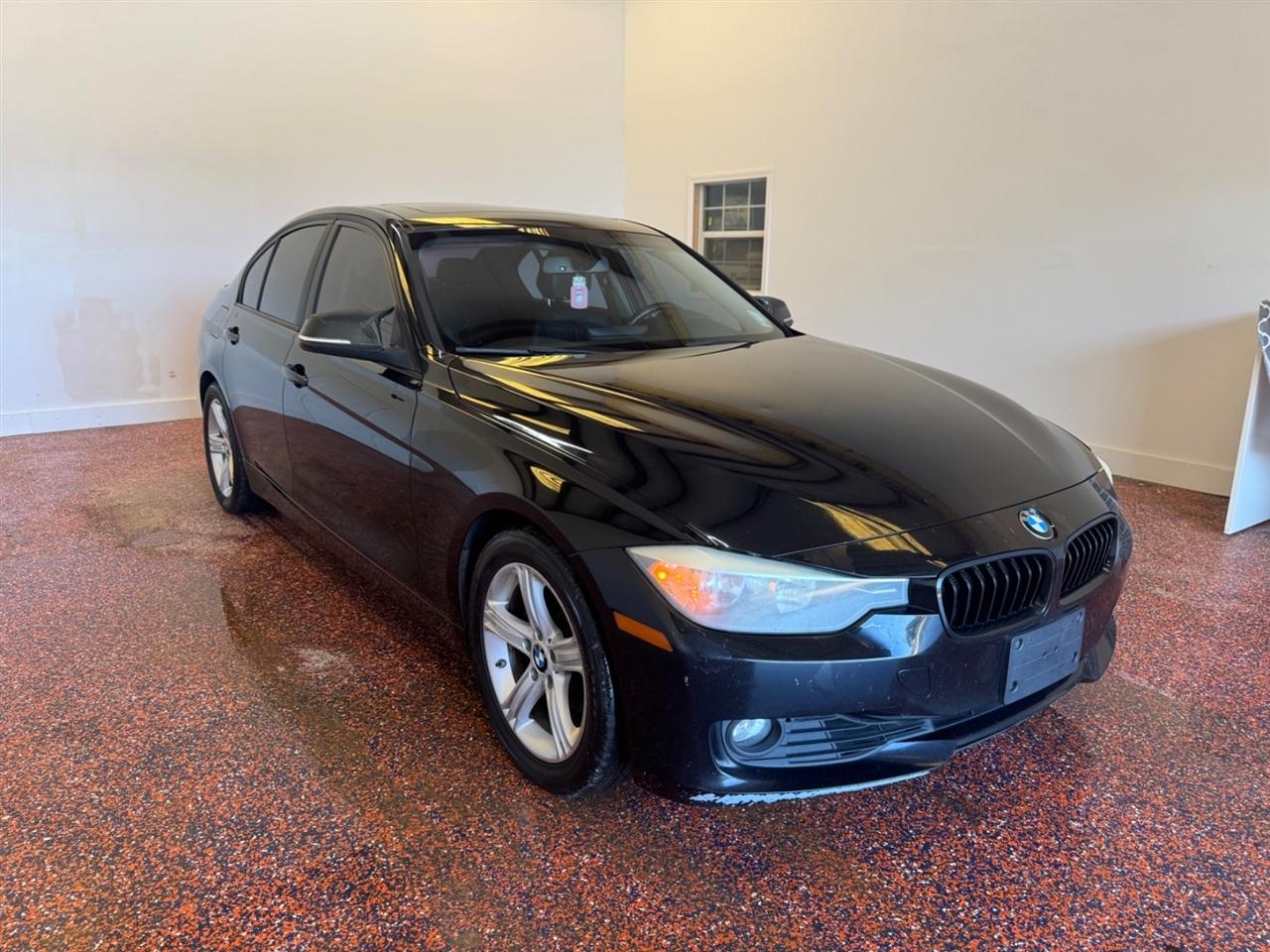 BMW 3 Series 4dr Sdn 328i RWD SULEV 2013