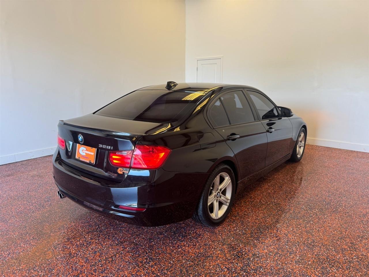 BMW 3 Series 4dr Sdn 328i RWD SULEV 2013