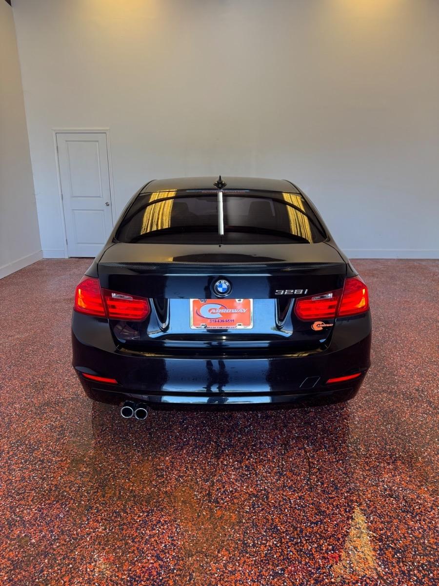 BMW 3 Series 4dr Sdn 328i RWD SULEV 2013