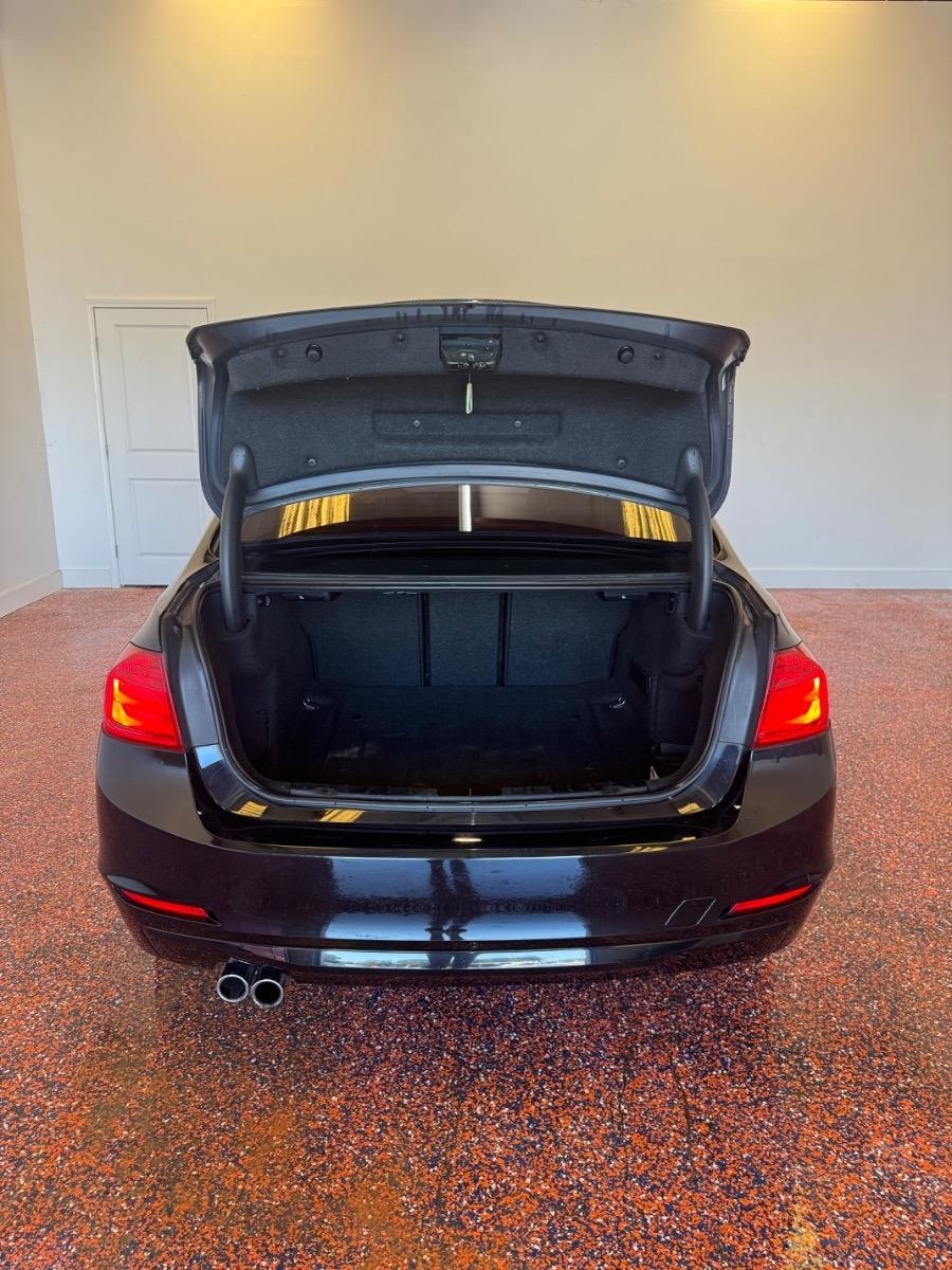 BMW 3 Series 4dr Sdn 328i RWD SULEV 2013
