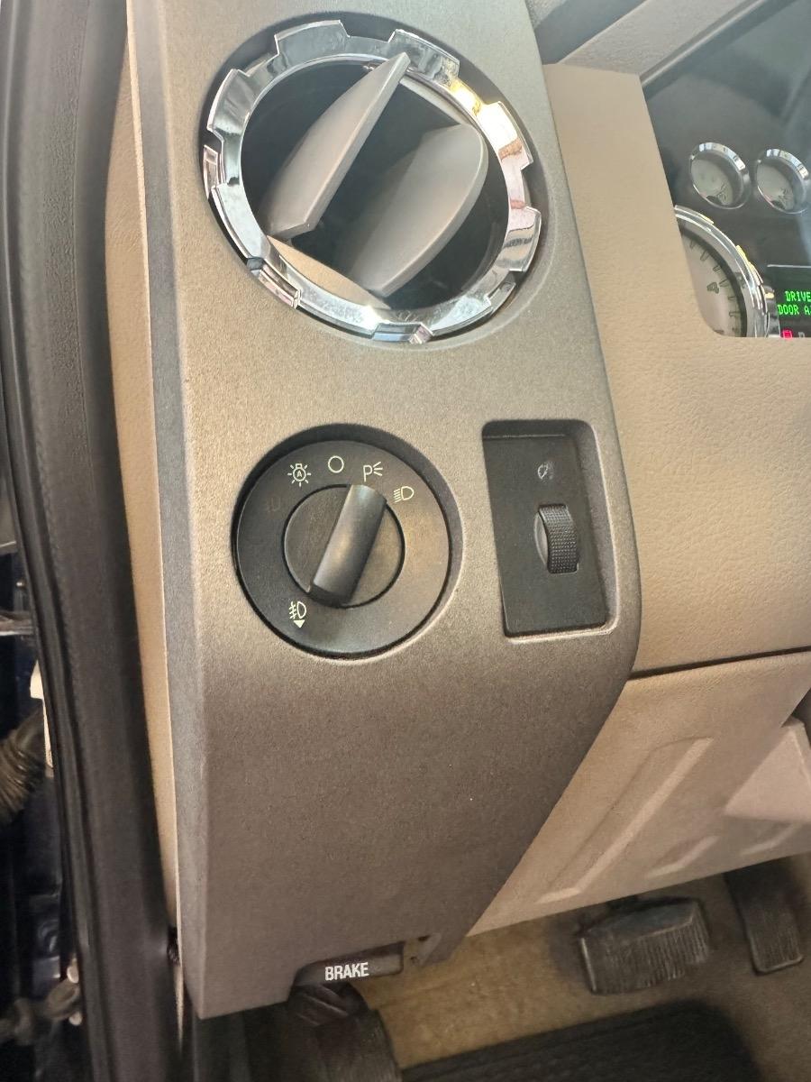 Ford Super Duty F-250 SRW 4WD Crew Cab 156" XL 2008