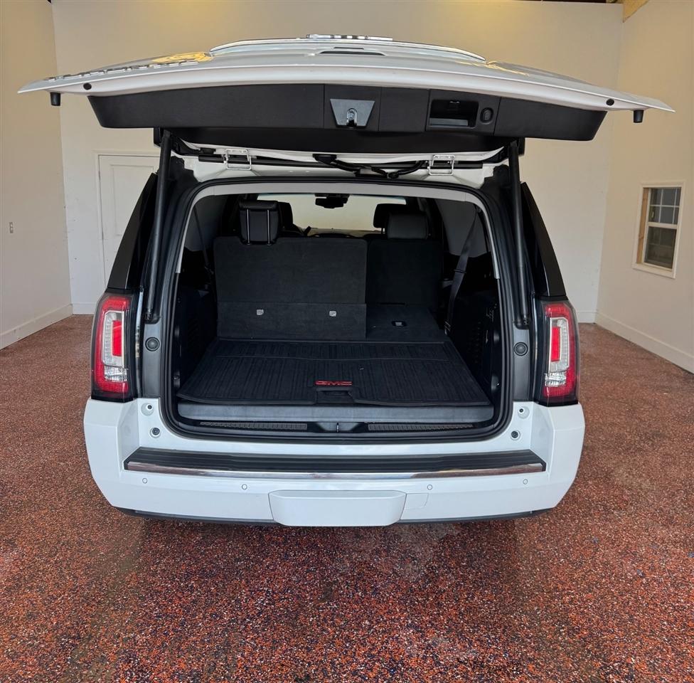 GMC Yukon XL 4WD 4dr Denali 2016