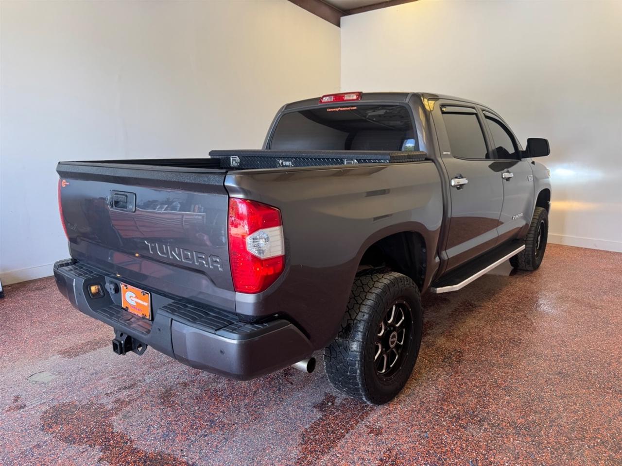 Toyota Tundra 4WD Limited CrewMax 5.5' Bed 5.7L FFV (Natl) 2017