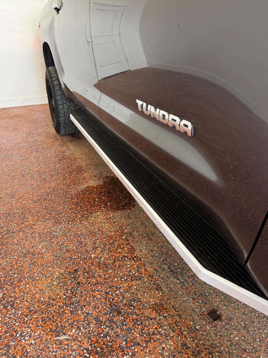 Toyota Tundra 4WD Limited CrewMax 5.5' Bed 5.7L FFV (Natl) 2017