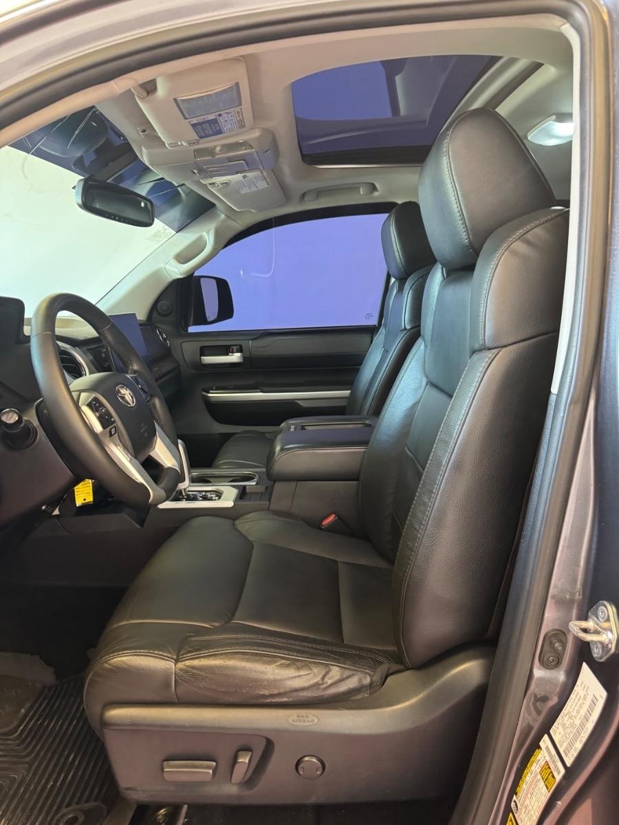 Toyota Tundra 4WD Limited CrewMax 5.5' Bed 5.7L FFV (Natl) 2017