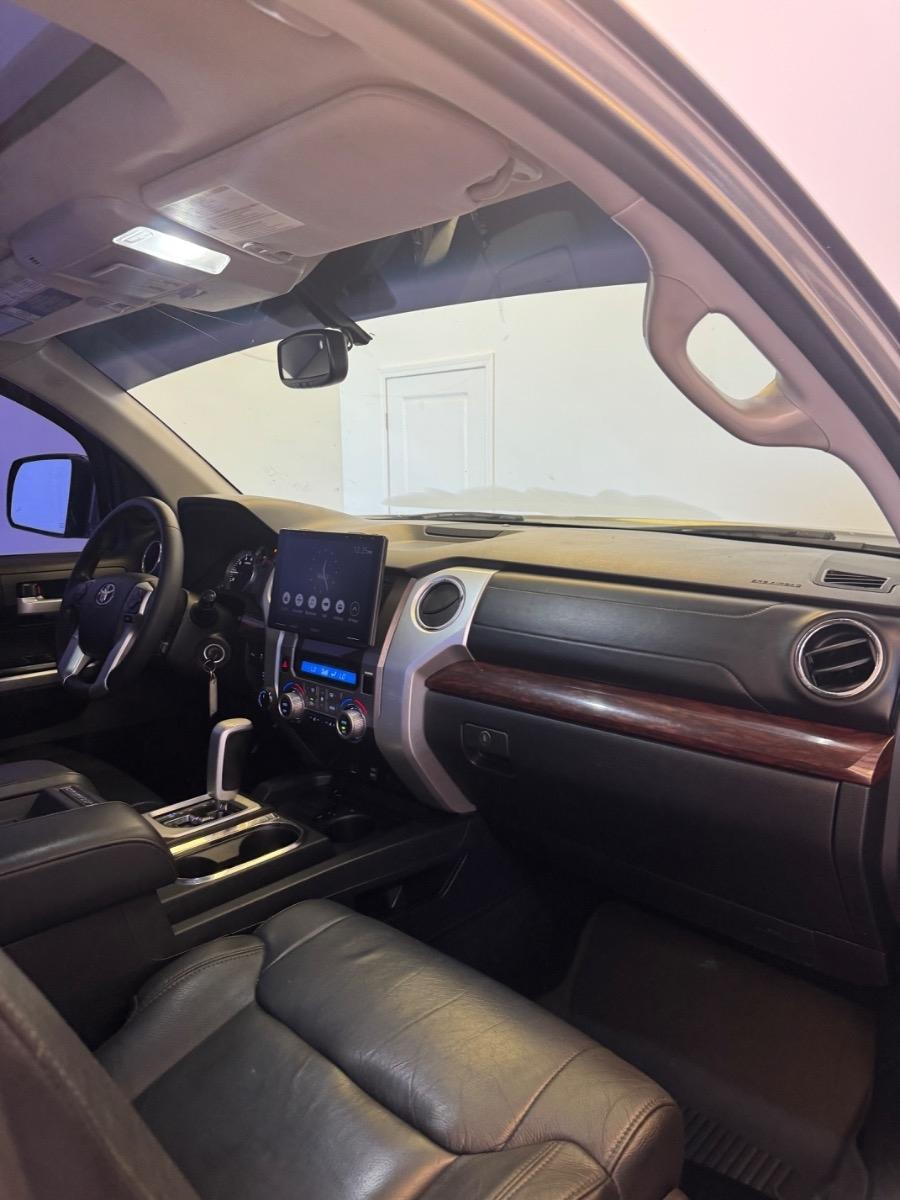 Toyota Tundra 4WD Limited CrewMax 5.5' Bed 5.7L FFV (Natl) 2017