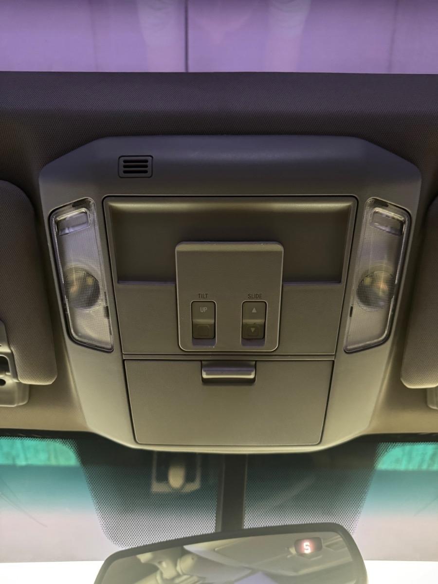 Toyota Tundra 4WD Limited CrewMax 5.5' Bed 5.7L FFV (Natl) 2017
