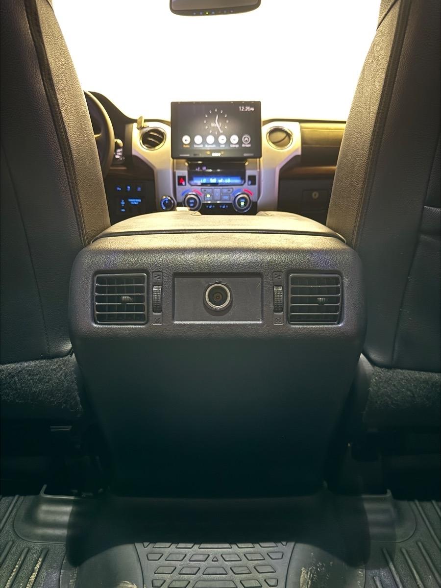 Toyota Tundra 4WD Limited CrewMax 5.5' Bed 5.7L FFV (Natl) 2017