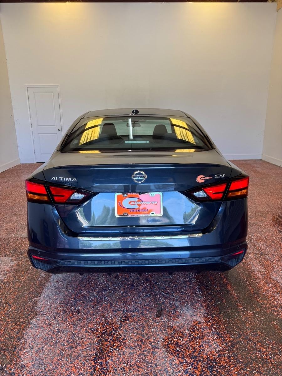 Nissan Altima 2.5 SV Sedan 2022