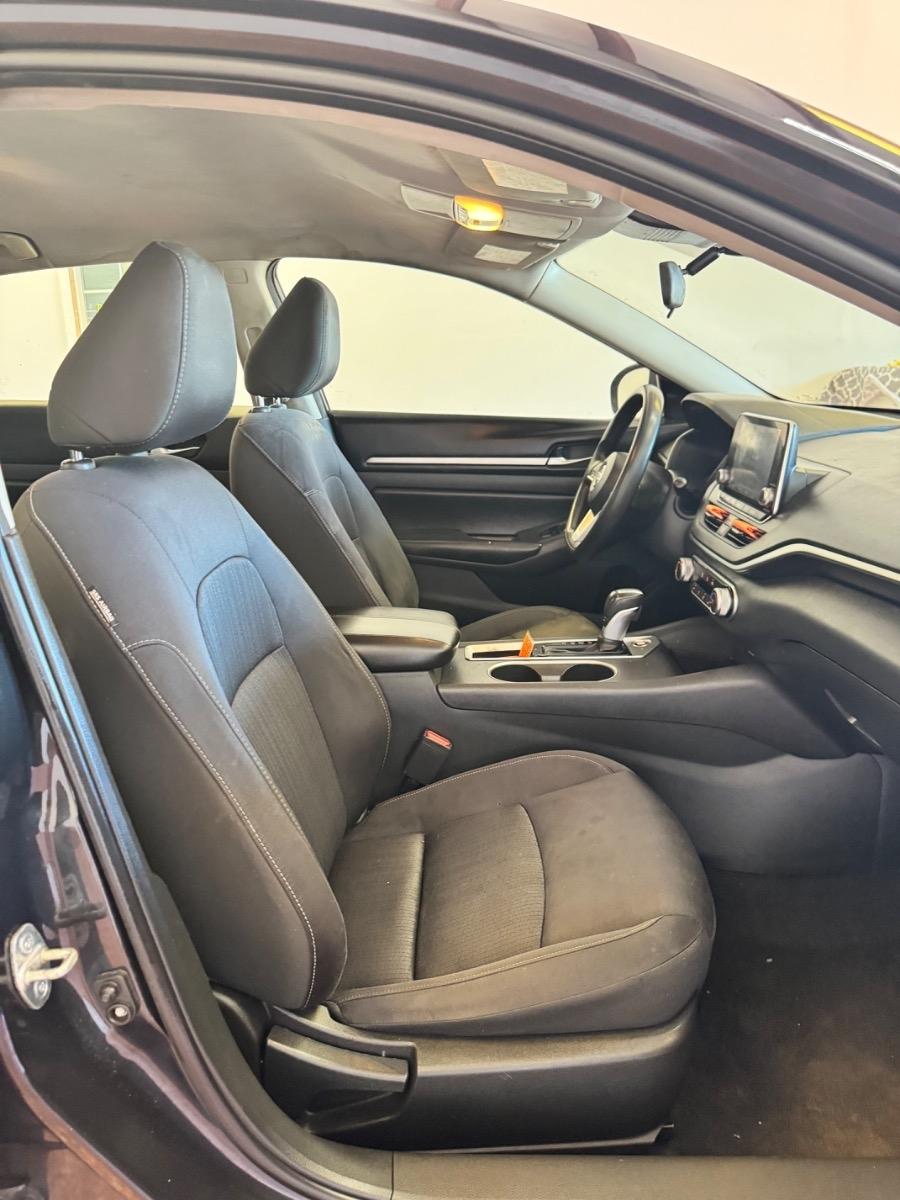 Nissan Altima 2.5 SV Sedan 2022