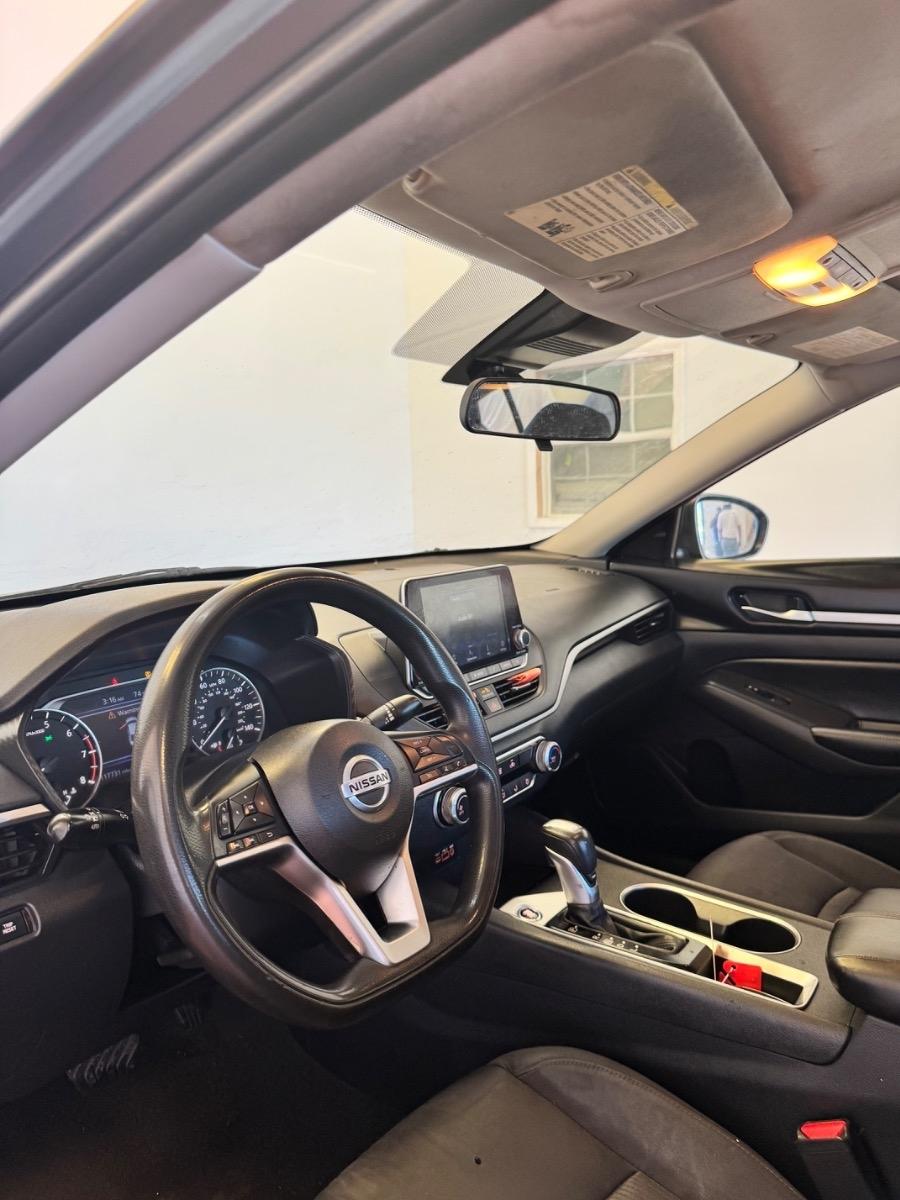 Nissan Altima 2.5 SV Sedan 2022