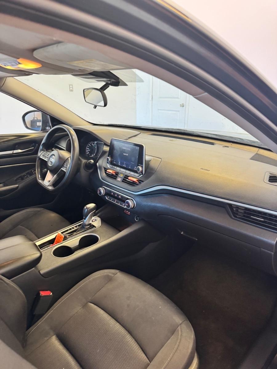 Nissan Altima 2.5 SV Sedan 2022
